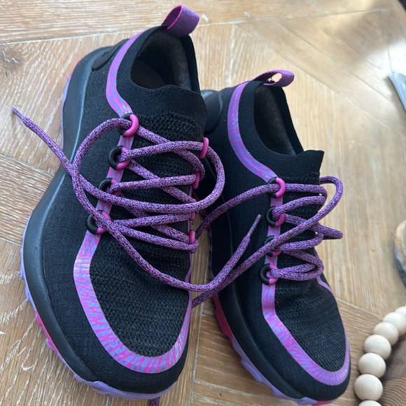 Allbirds Women's Trail Runners SWT - Picture 2 of 8